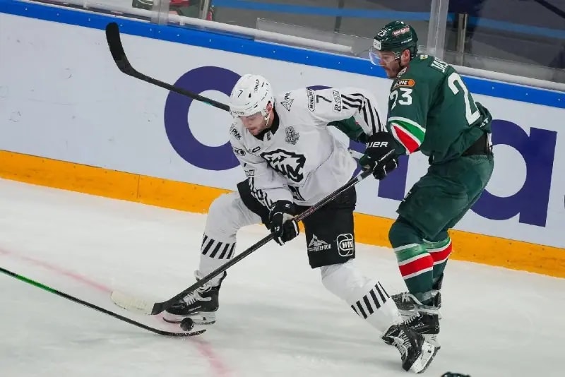 Трактор в Казани обыграл Ак Барс со счетом 3:2