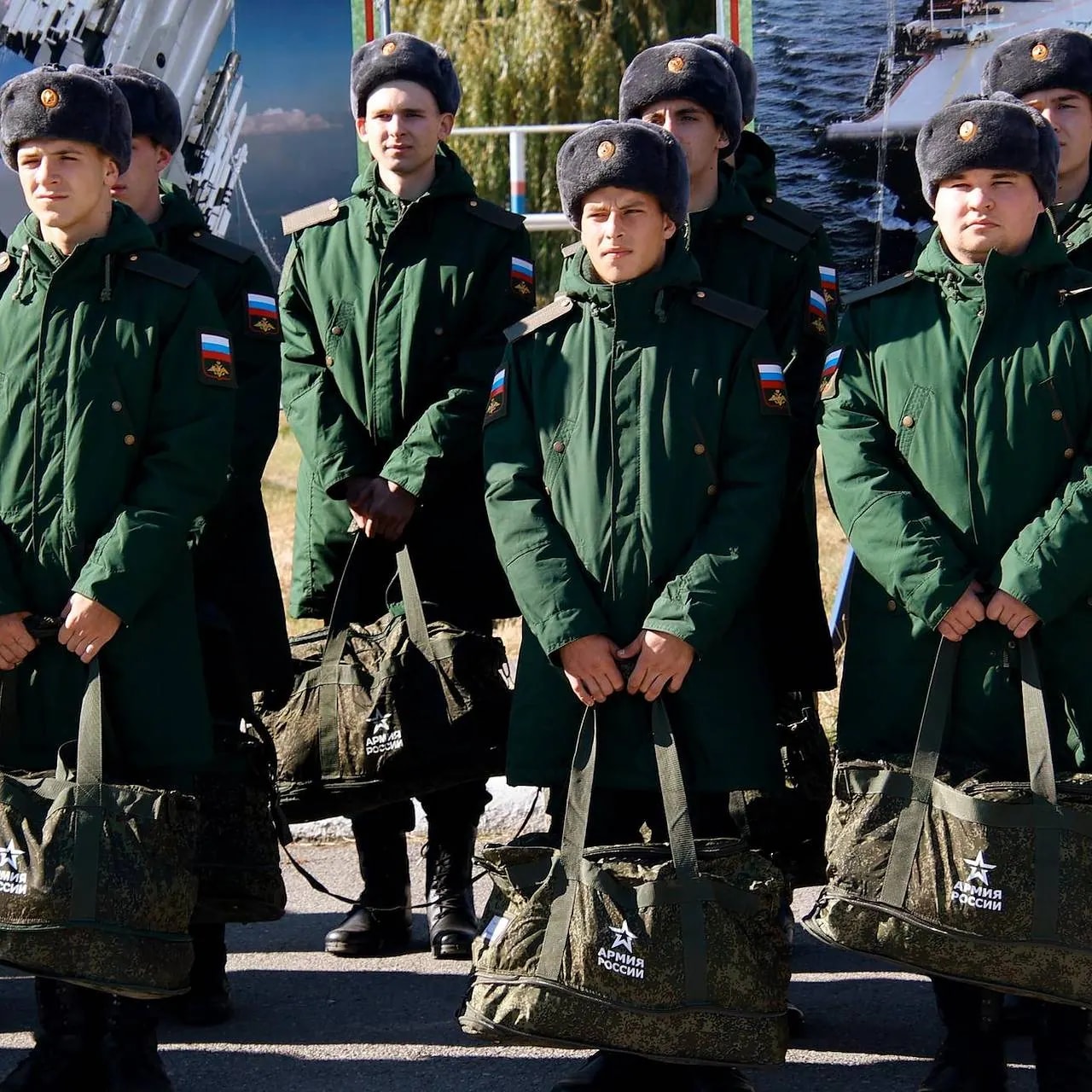 Более 2,6 тысячи южноуральцев отправят на военную службу осенью