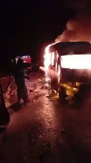 На трассе под Южноуральском сгорел микроавтобус с 17 пассажирами