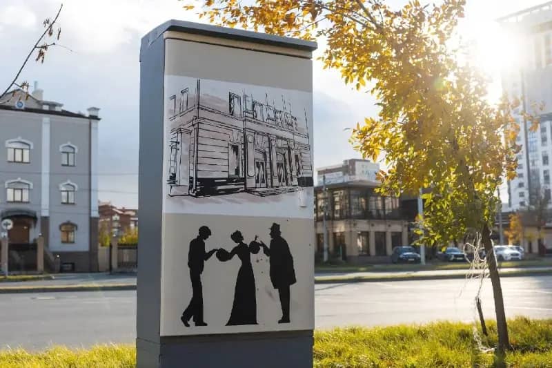 В Челябинске технические шкафы превратили в мини-арты