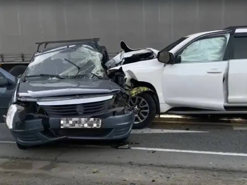 На Западном обходе Челябинска в ДТП погиб водитель Renault Logan