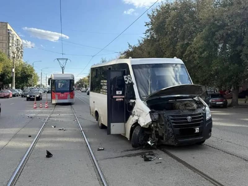 Водитель маршрутки в Магнитогорске попал в ДТП под наркотиками