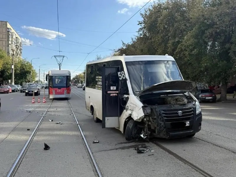 Водитель маршрутки в Магнитогорске попал в ДТП под наркотиками