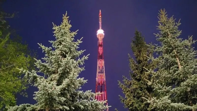 Телебашня Челябинска включит иллюминацию в День отца